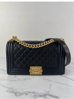 CHANEL Medium Boy bag